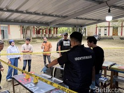 Polisi Olah TKP Kantin Lokasi Ketua DPRD Bone Diduga Lempar Kue ke Wajah Staf