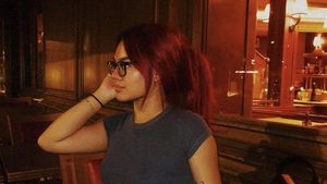 Potret Cantik Shafa Harris saat Ngeteh hingga Makan Sandwich Keju