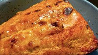 Tambahkan 1 Bahan Simpel Ini, Salmon Panggang Lebih Juicy Nikmat