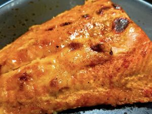 Tambahkan 1 Bahan Simpel Ini, Salmon Panggang Lebih Juicy Nikmat