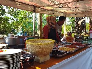 Konsep Unik Kantin di Majalengka: Makan Sepuasnya Bayar Seikhlasnya