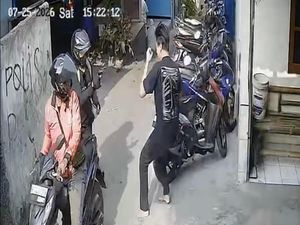 Viral 2 Pelaku Curanmor Kepergok Saat Beraksi Todong Senpi ke Warga Depok