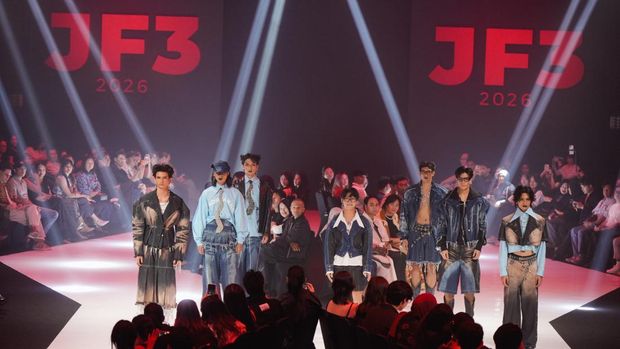 Andrean NR pada BRI JF3 Fashion Festival 2026, Sebanyak 5 brand dan desainer memamerkan karya busana usai mengikuti program Pintu Incubator. Mereka telah melalui rangkaian kelas, mentoring, evaluasi, dan kurasi hingga berkesempatan mempresentasikan koleksi di JF3 Fashion Festival 2026.
