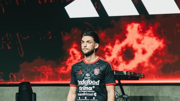Bali United dapat jersey baru musim depan dari adidas Indonesia.
