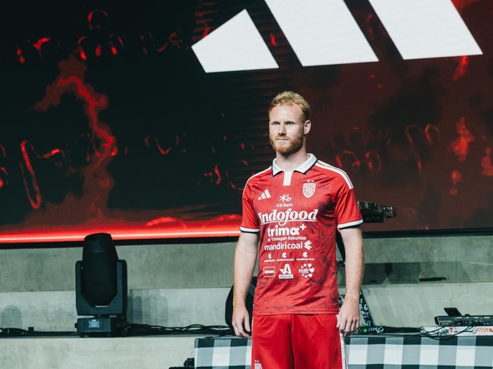Bali United dapat jersey baru musim depan dari adidas Indonesia.