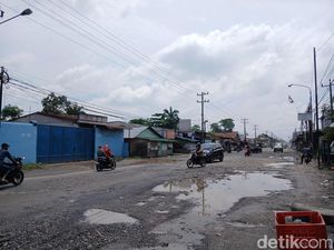 Jalan Rusak di Deli Serdang Sering Bikin Warga Kecelakaan