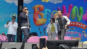 Aksi Judika dengan Adik Bungsu di Panggung Trans TV Festival