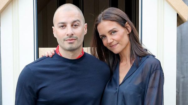 Foto: Katie Holmes dan Pacar Baru Go Public? Mesra Hadiri Acara Ferragamo