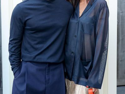 Foto: Katie Holmes dan Pacar Baru Go Public? Mesra Hadiri Acara Ferragamo