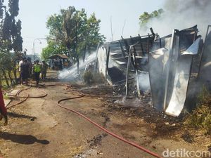 Gudang Rosok di Drono Klaten Ludes Terbakar