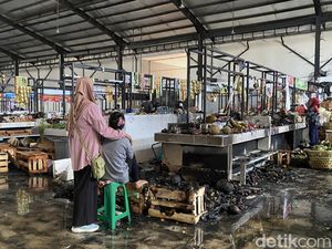 Pedagang Pasar Modern BSB Semarang Sambat APAR Terkunci Saat Kebakaran