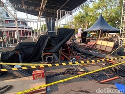 Video: Detik-detik Tribun Penonton Kejurnas Drift di Purwokerto Ambruk