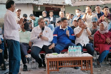 Rajiv Bantu Program Bedah Rumah Warga Kabupaten Bandung