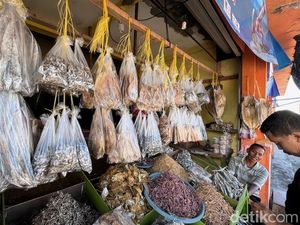 Ikan Peda Layang hingga Klotok Jadi Primadona Pasar Muncar Banyuwangi