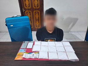 Pengiriman 2 Kg Sabu ke Jakarta Digagalkan di Bandara SSK II Pekanbaru