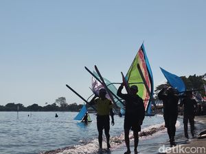 Adu Cepat 1.230 Perahu Layar Mini di Lovina Festival, Peserta Membeludak