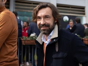 Disorot Karena Jadi Duta Judi di Rusia, Pirlo Batal Latih Italia?