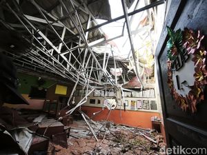 Perbaiki Atap Roboh SDN Sendangmulyo 3 Semarang, Pemprov Beri Rp 50 Juta