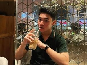 Kompak! Begini Momen Fiki Naki dan Tinandrose saat Kulineran Seru