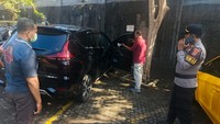 Guide Meninggal Dunia di Dalam Mobil Parkir di Kuta