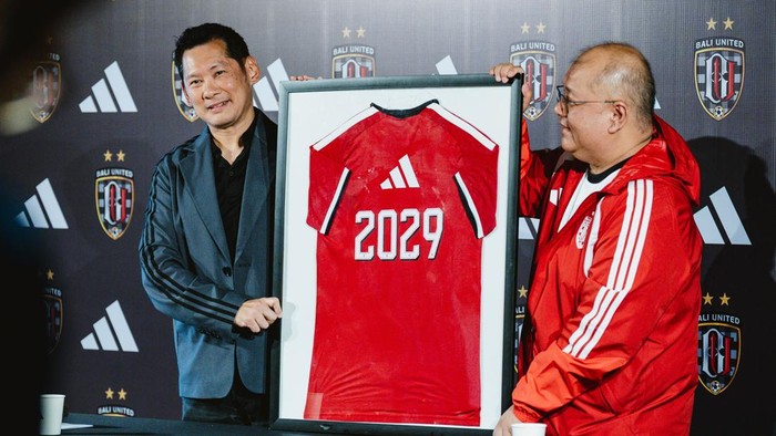 Jersey Baru Bali United sambut Super League 2026/2027.