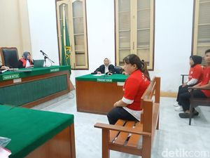 Gelapkan Rp 2 M untuk Pinjol-Obati Ortu, Wanita di Medan Divonis 2,5 Tahun Bui