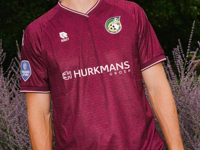 Justin Hubner dan Ole Romeny Jadi Model Jersey Baru Fortuna Sittard