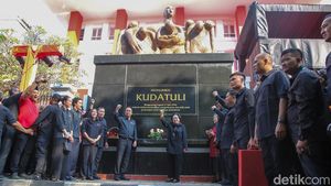 Peringati 30 Tahun Kudatuli, Megawati Resmikan Monumen Perjuangan