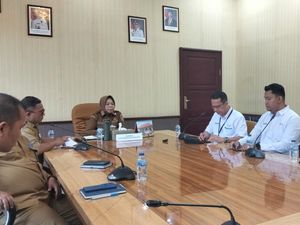Dipanggil Bupati Kobar, PLN Janjikan Listrik Kembali Normal Agustus
