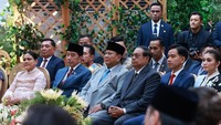 Prabowo Hadiri Pernikahan Putra Boy Thohir, Duduk di Sebelah Jokowi