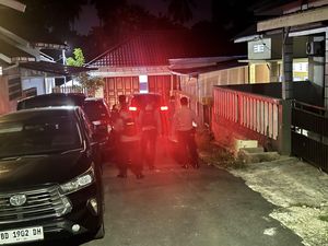Penggeledahan Rumah Kadis PUPR Bengkulu Terkait Suap Bupati Rejang Lebong