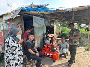 Warga Tinggal di Rumah Kardus Tepi Sungai Deli, Pemkot Medan Klarifikasi