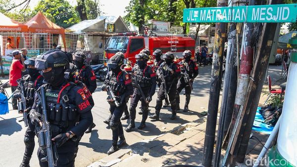 TNI-Polri Siaga Amankan Jalan Tambak Pascabentrokan