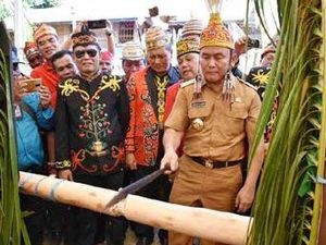 Rangkaian Tradisi Tetek Pantan, Ritual Penyambutan Tamu Ala Dayak