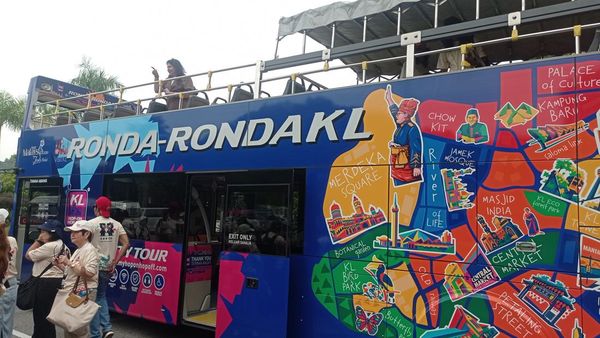 Serunya Naik Bus Hop On Hop Off Menjelajahi Kuala Lumpur