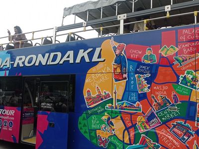 Serunya Naik Bus Hop On Hop Off Menjelajahi Kuala Lumpur