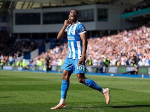 Welbeck Menuju Chelsea, Gary Neville Masih Kesal Sama MU