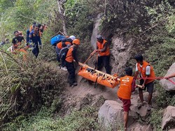 Pemuda 17 Tahun Tewas Jatuh ke Jurang Saat Pendakian Spiritual Gunung Rinjani