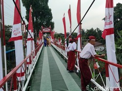 Jembatan Gang Damai Medan Diresmikan, Siswa Tak Lagi Lewat Pipa Air ke Sekolah