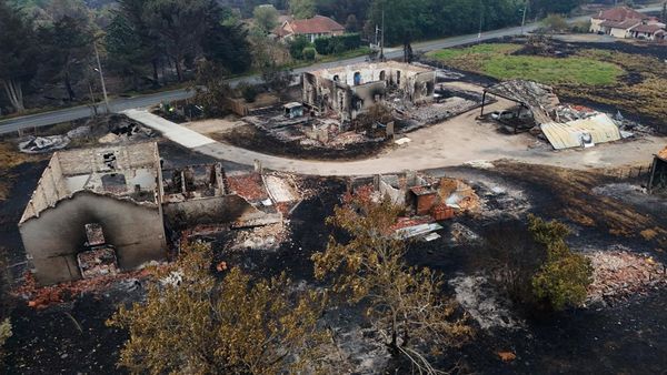 Kebakaran Hutan Hanguskan Ratusan Rumah di Prancis