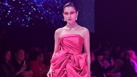 'Masih Ingat Saya?' Billy Tjong Kembali ke Catwalk Setelah 6 Tahun Vakum