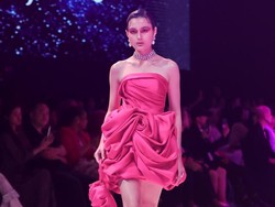 Masih Ingat Saya? Billy Tjong Kembali ke Catwalk Setelah 6 Tahun Vakum