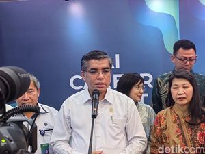 RI Terancam Badai PHK, Menaker Buka Suara