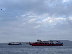 BMKG Ingatkan Angin 20 Knot dan Gelombang 2 Meter Bahayakan Penyeberangan