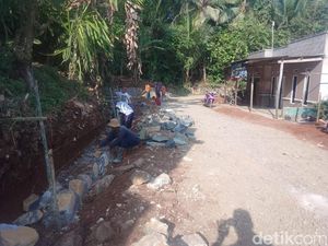 Anggaran Terbatas, Desa di Lebak Andalkan Pemprov Banten Perbaiki Jalan Rusak