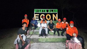 Dua Pendaki Gunung Egon Sikka Tersesat, Ditemukan Lemas