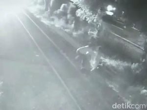 Video: Momen Heroik Penjaga Palang Gagalkan Aksi Pria Tabrakkan Diri ke KA