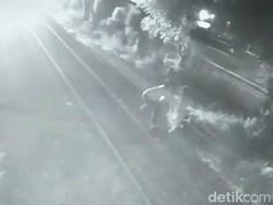 Video: Momen Heroik Penjaga Palang Gagalkan Aksi Pria Tabrakkan Diri ke KA