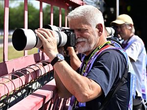Cara Presiden Ceko Petr Pavel Isi Waktu Luang: Liputan F1, Jadi Fotografer!
