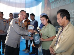 Polda Sumsel Serahkan Barang Bukti Hasil Tindak Pidana ke Korban